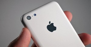 1377682765_apple-iphone-5c-leak-bgr